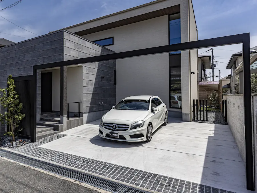 スタイリッシュな直線のコンクリート目地の施工事例