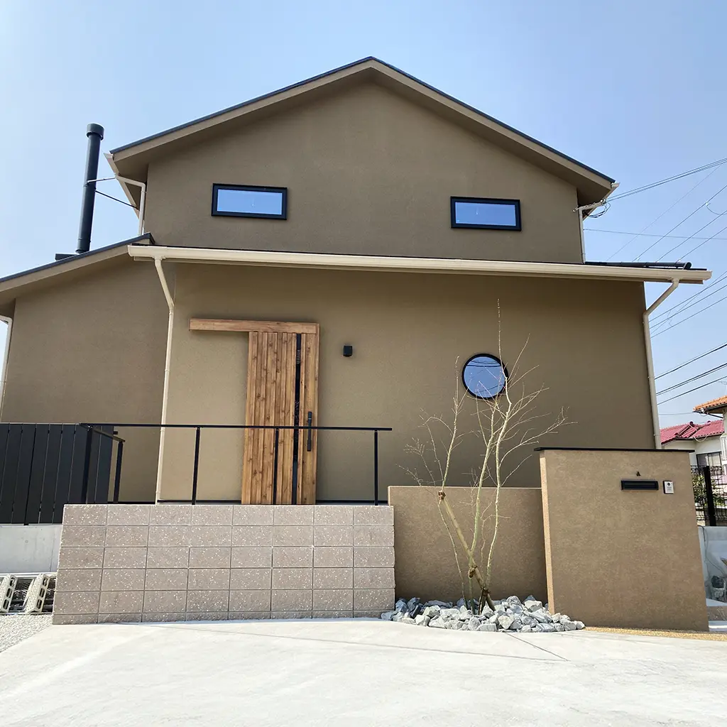 和モダン外構。石・砂利・植栽を組み合わせた和のニュアンスを持つ外構デザイン