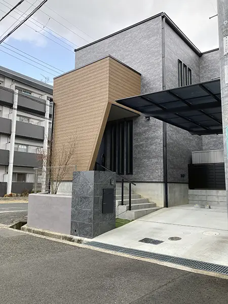 土間コンクリートと庭のバランスを取った外構レイアウトのイメージ