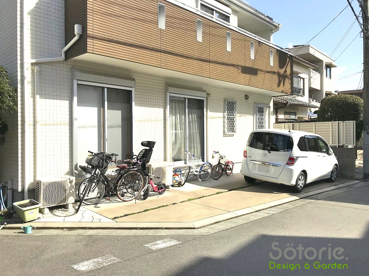 車を守る為の屋根設置前