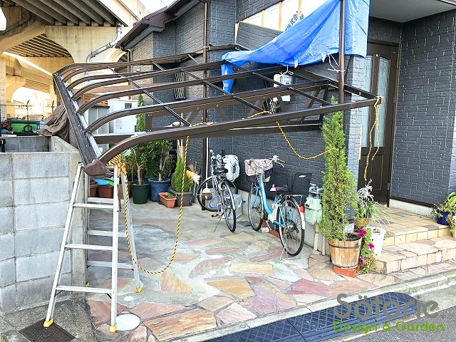 台風被害　テラス屋根　設置前