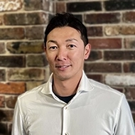 成重 祥平