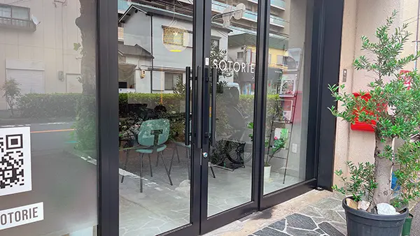 SOTORIE 大阪茨木店の洗練された空間